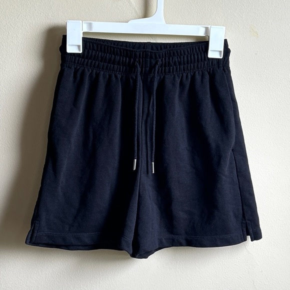 H&M Sweat Shorts Pockets Black Elastic Waist Draw String Silver Tips Size XS - Picture 1 of 4